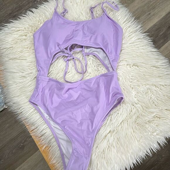 SÚPER CUTE BIKINI ONE PIECE SIZE M - Picture 1 of 9